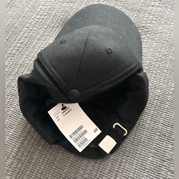 H & M Black Hat - Picture 2 of 2